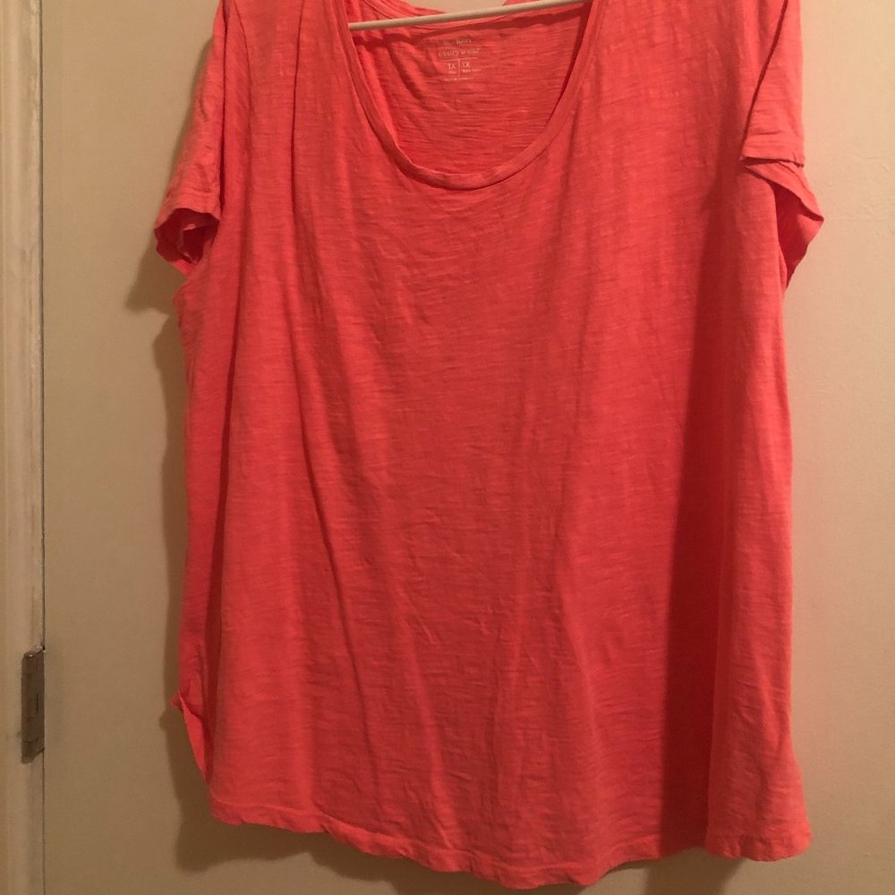 Women's Bright Pink T-shirt